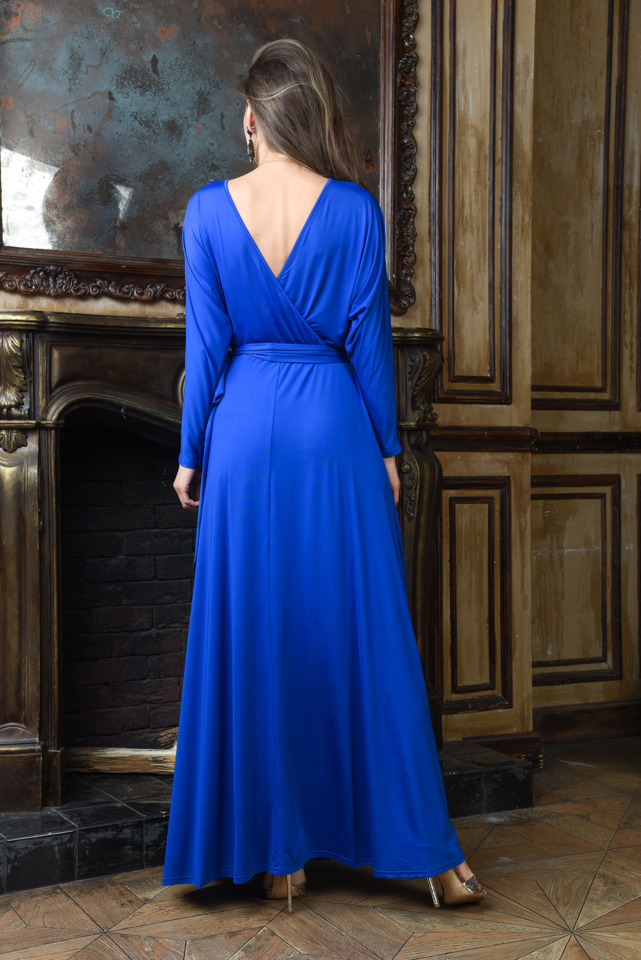 Фото товара 15093, длинное вечернее платье с поясом и вырезом на спине